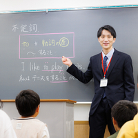 【京進の中学・高校受験 TOP∑】＼ホワイト企業アワード受賞！／◆丁寧な研修があるので安心◆黒板の書き方から教えます♪の詳細画像